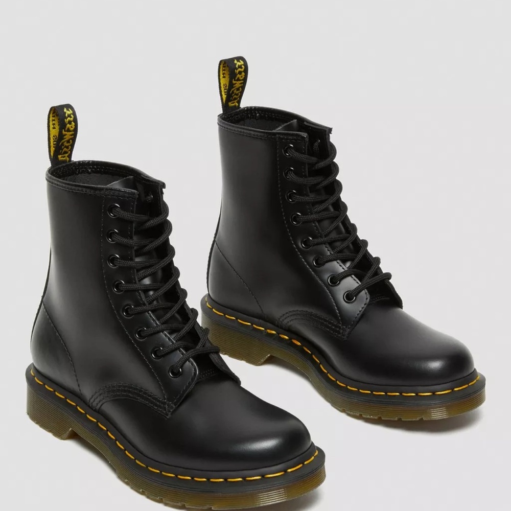 Black Leather 1460 doc marten boots